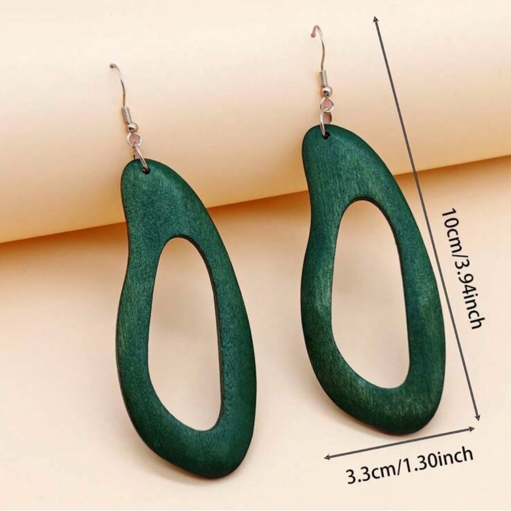 New Elegant Green Wooden Earrings